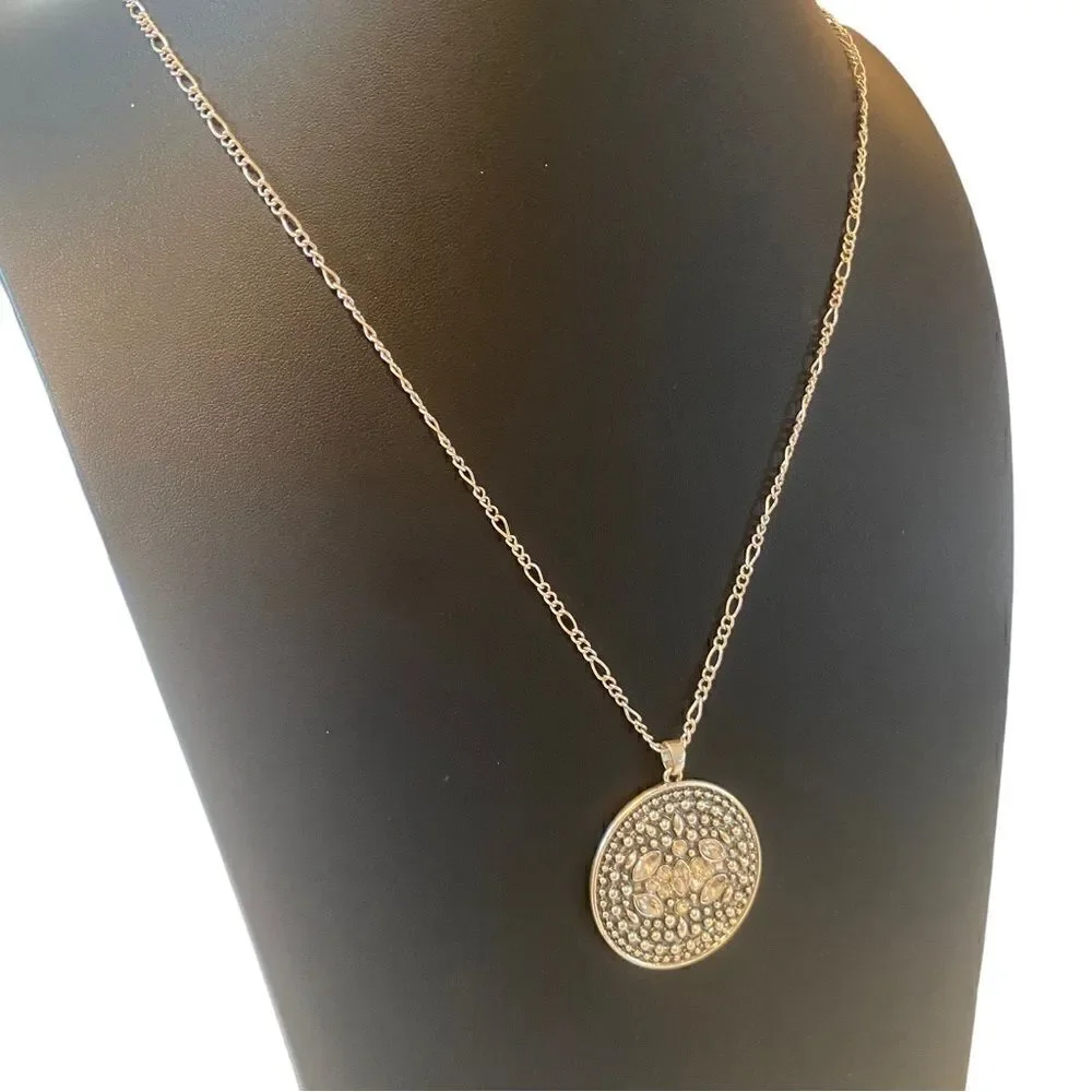 Oxidized Set Stone Pendant Necklace on Long Silver Toned Chain.